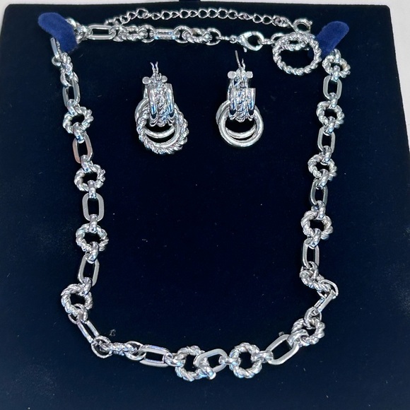 Personal accents vintage necklace and textured hoop earrings set. Never used. - Picture 4 of 5